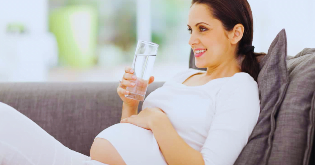 Wie Alkalisches Wasser den Schwangerschaftsverlauf Beeinflussen Kann